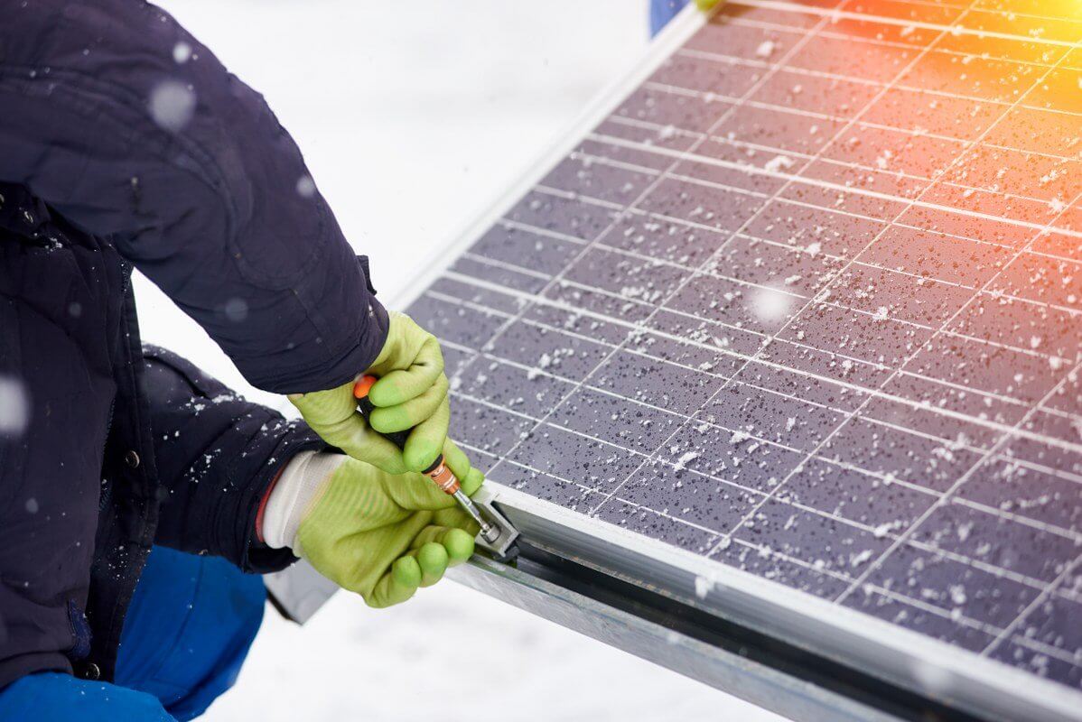 Install Solar Panels in Winter